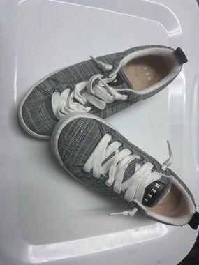 Reef Gray and White Low-Top Sneakers